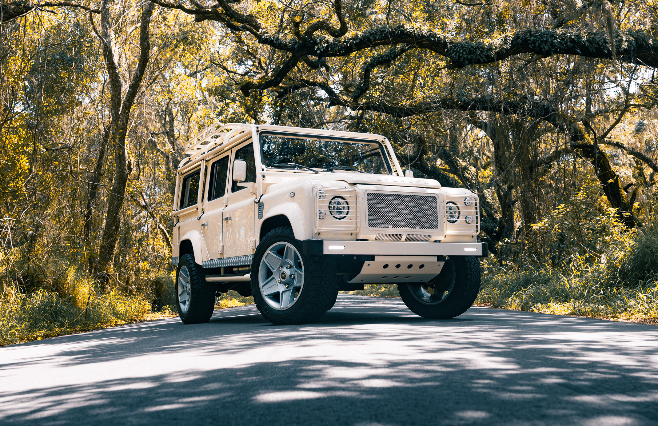 This Restored 1999 Defender 110 with an LT1 and French Oak Evokes ‘Old English’