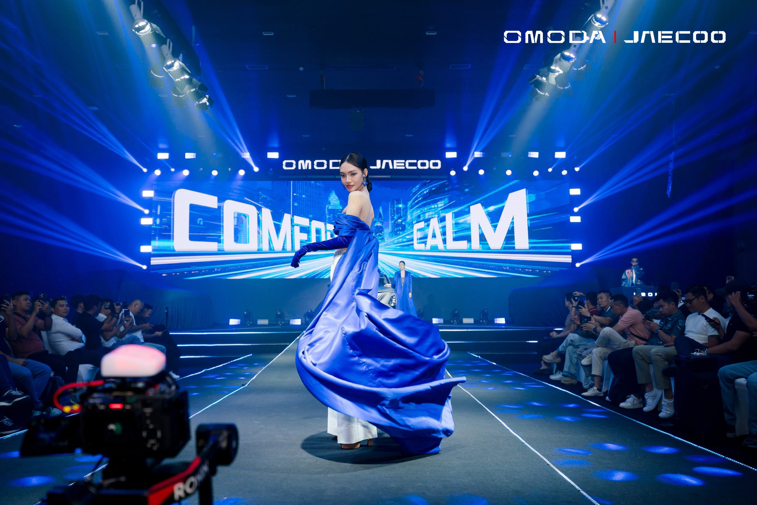 Enjoy a Fashion Spectacle Inspired by “One Car Two Vibes” at the Launch of the C5 SHS-H